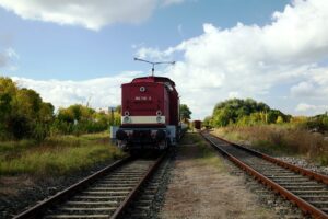 train, railroad, track-7036272.jpg